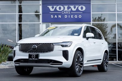 New 2025 Volvo XC90 T8 Plus w/ Protection Package Premier