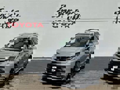 New 2025 Toyota Sienna XLE Woodland Edition