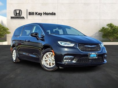 Used 2023 Chrysler Pacifica Touring-L