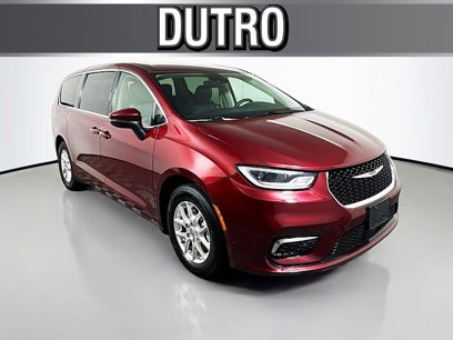 Used 2023 Chrysler Pacifica Touring-L