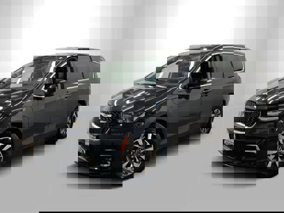 Used 2023 Chrysler Pacifica Touring-L