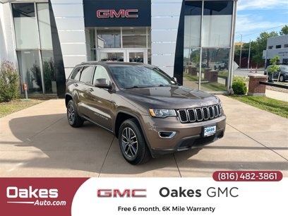 Used 2019 Jeep Grand Cherokee Laredo w/ 18" Wheel & 8.4" Radio Group