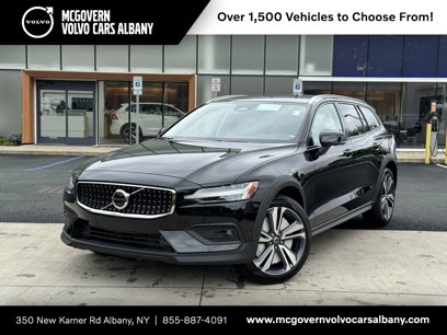 New 2025 Volvo V60 B5 Cross Country Plus w/ Protection Package Premier