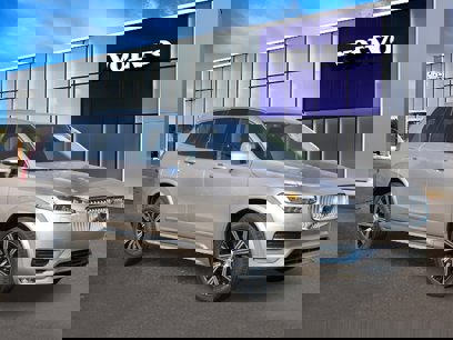 New 2025 Volvo XC90 B5 Core w/ Protection Package Premier
