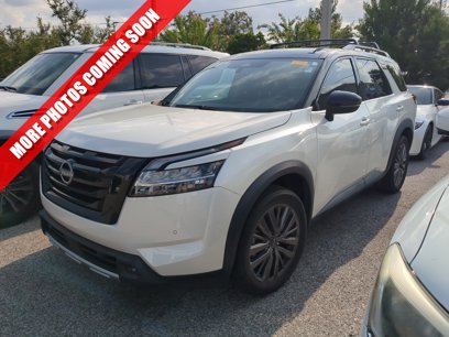 Certified 2023 Nissan Pathfinder SL w/ Lighting Package (N92)