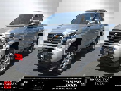 New 2025 Toyota Tacoma SR5