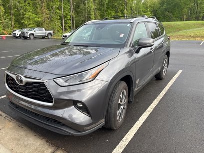 Used 2023 Toyota Highlander XLE