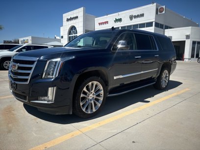 Used 2017 Cadillac Escalade ESV Luxury
