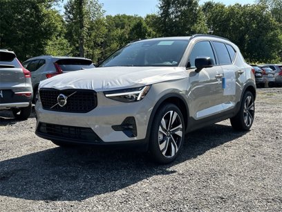 New 2025 Volvo XC40 B5 Ultra w/ Protection Package Premier