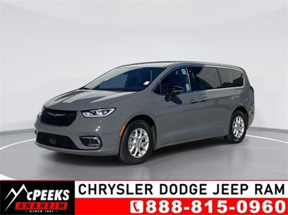 New 2025 Chrysler Pacifica Select