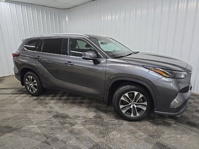 Used 2022 Toyota Highlander XLE