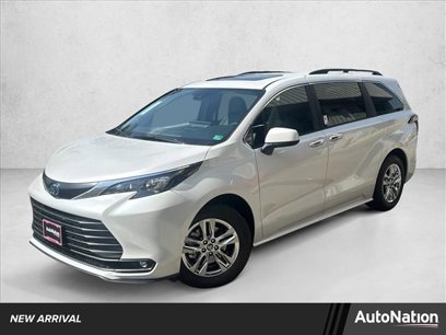Used 2025 Toyota Sienna XLE