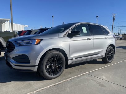Used 2024 Ford Edge SE w/ Black Appearance Package