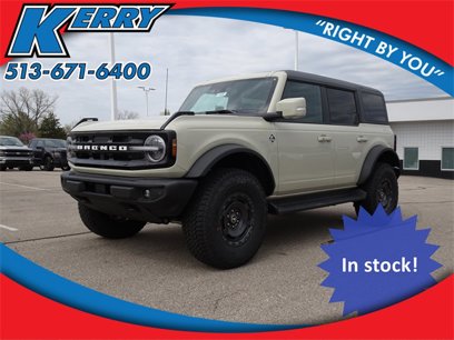 New 2025 Ford Bronco Outer Banks w/ Sasquatch Package