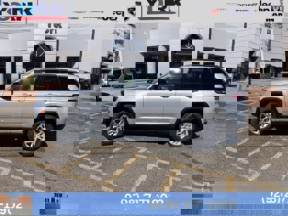 New 2025 Jeep Grand Cherokee Laredo w/ Luxury Tech Group I