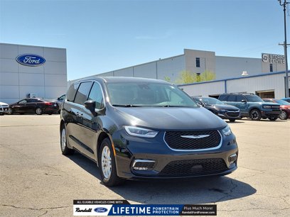 Used 2023 Chrysler Pacifica Touring-L