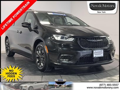 Used 2021 Chrysler Pacifica Touring-L w/ S Appearance Package