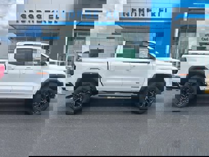 New 2025 GMC Canyon Elevation w/ Convenience Package