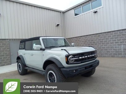 New 2024 Ford Bronco Outer Banks w/ Sasquatch Package