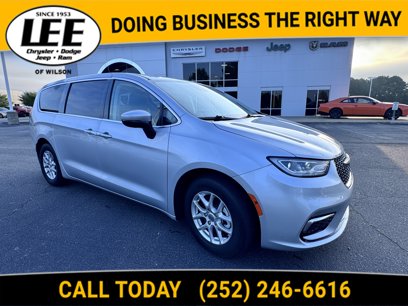 Used 2023 Chrysler Pacifica Touring-L