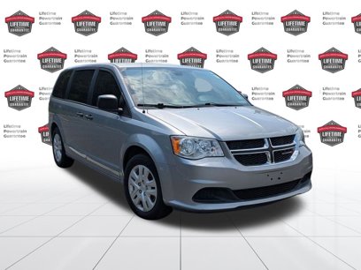 Used 2019 Dodge Grand Caravan SE w/ UConnect Hands-Free Group