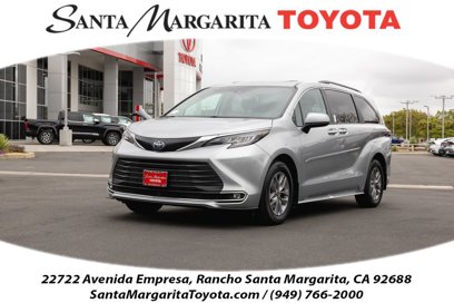 Certified 2022 Toyota Sienna XLE