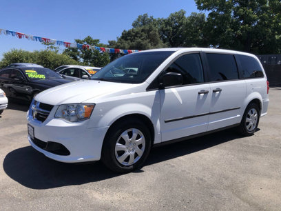 Used 2016 Dodge Grand Caravan American Value Package w/ UConnect Hands-Free Group