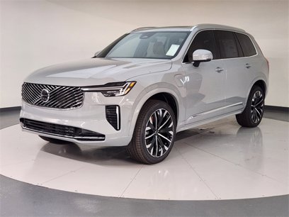 New 2025 Volvo XC90 T8 Plus w/ Protection Package Premier