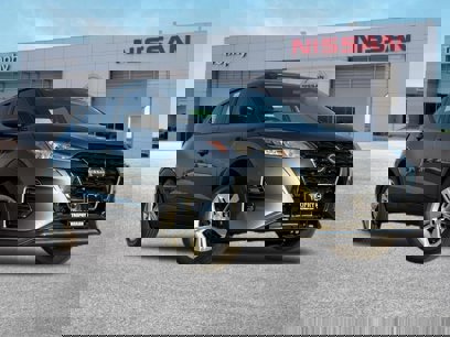 New 2025 Nissan Kicks Play S