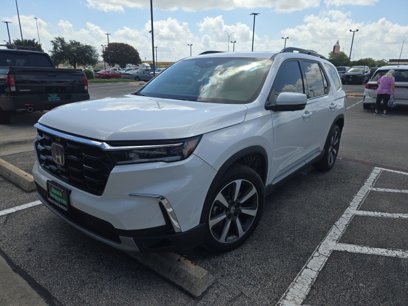 Used 2025 Honda Pilot Elite
