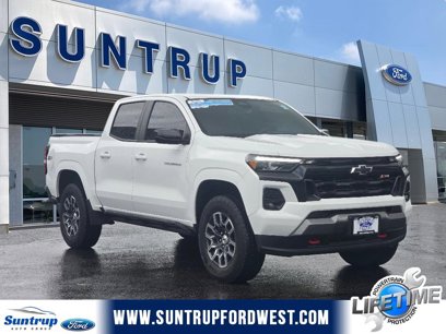 Used 2024 Chevrolet Colorado Z71 w/ Z71 Convenience Package 2