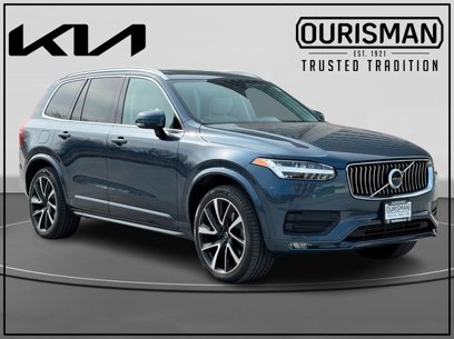 Used 2022 Volvo XC90 T6 Momentum w/ Climate Package