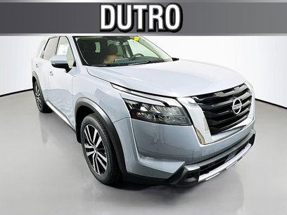 New 2025 Nissan Pathfinder Platinum w/ Cargo Package