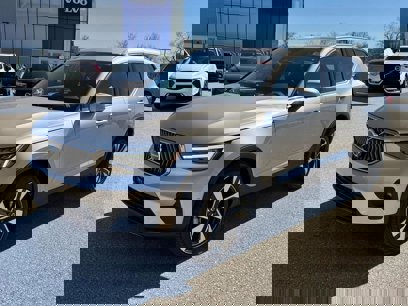 Certified 2024 Volvo XC40 B5 Ultimate w/ Climate Package