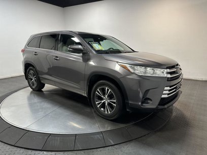 Used 2018 Toyota Highlander LE