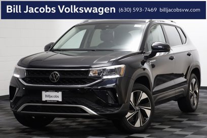 Used 2024 Volkswagen Taos SE w/ Panoramic Sunroof Package