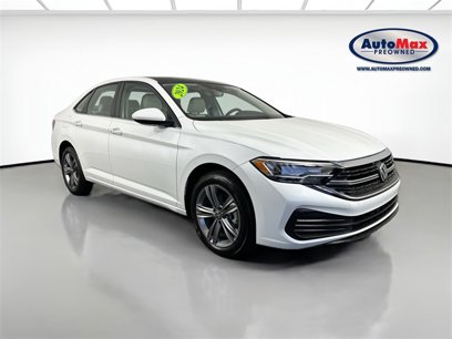Used 2024 Volkswagen Jetta SE w/ Panoramic Sunroof Package