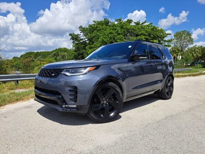 New 2025 Land Rover Discovery Dynamic SE