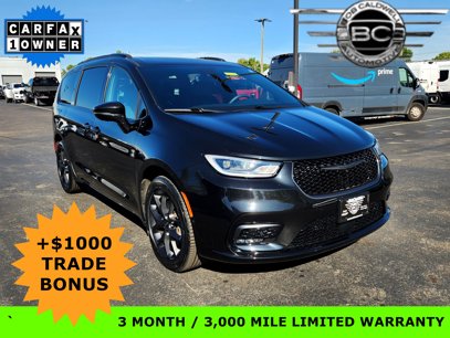 Used 2022 Chrysler Pacifica Limited w/ S Appearance Package