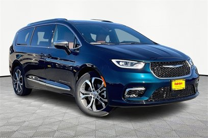 New 2025 Chrysler Pacifica Pinnacle w/ Trailer Tow Group