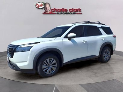 Certified 2024 Nissan Pathfinder SV w/ Black Appearance Package