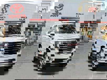 Used 2023 GMC Yukon SLT