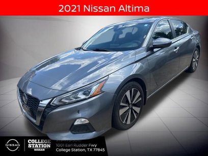 Used 2021 Nissan Altima 2.5 SV w/ SV Premium Package