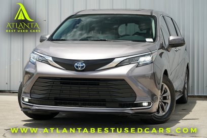Used 2021 Toyota Sienna XLE