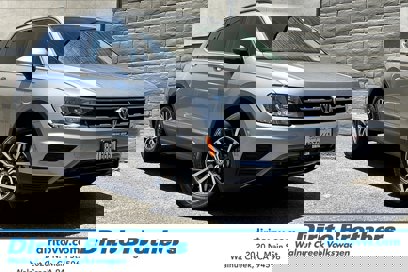 Used 2020 Volkswagen Tiguan SE w/ Panoramic Sunroof Package