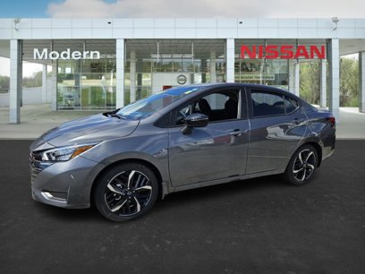 New 2025 Nissan Versa SR w/ Trunk Package