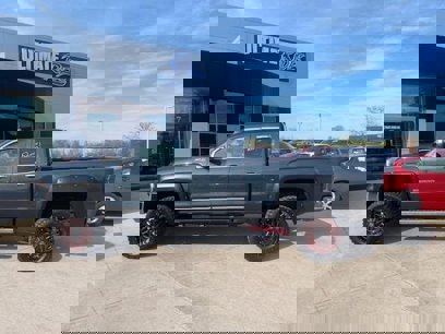 Used 2017 GMC Sierra 1500 SLT w/ SLT Premium Package