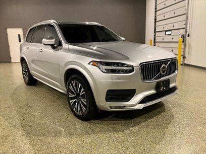 Used 2022 Volvo XC90 T5 Momentum w/ Advanced Package
