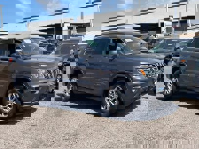 Used 2018 Jeep Grand Cherokee Laredo