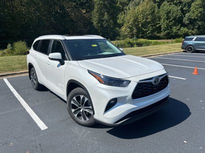 New 2025 Toyota Highlander XLE